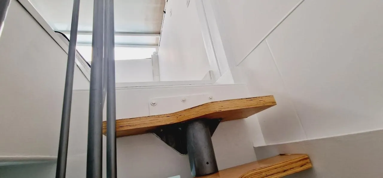 Elegant 3 Bedrooms, Wifi Free 아데제 0*,  스페인